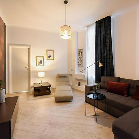 Apartament Amazing Location & Elegant Apt - Old Town Bukareszt Zewnętrze zdjęcie
